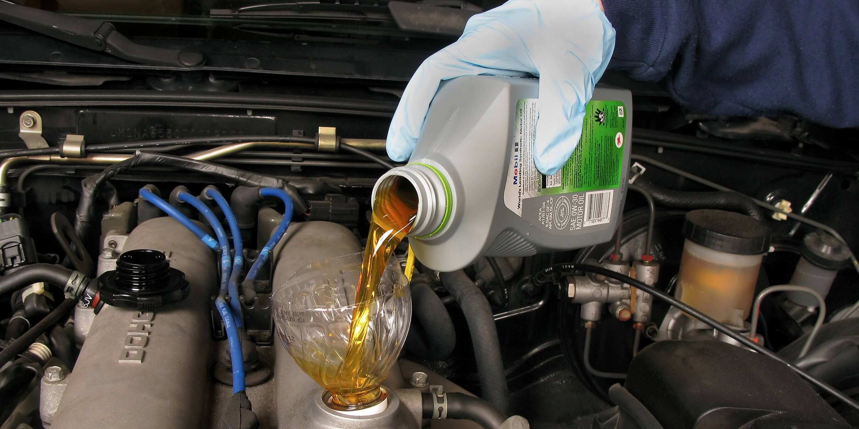 Как часто нужно менять моторное масло в автомобиле